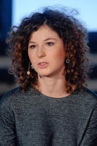 Julia Wyszyńska in Każdy wie lepiej
