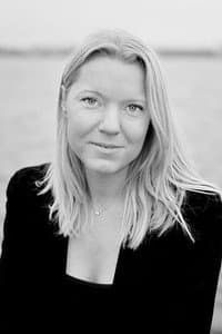 Carina Bergfeldt in Utøya - aldrig glömma, aldrig tiga
