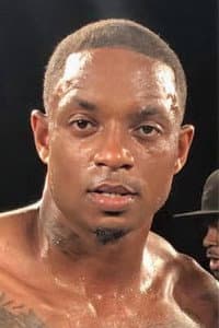 Derrick Webster in Callum Walsh vs. Dauren Yeleussinov