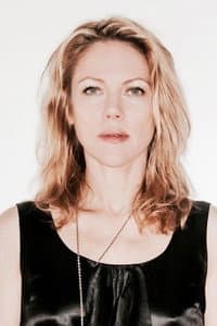 Britta Phillips in Satisfaction