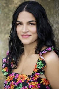 Lina Siciliano in Il paese dei jeans in agosto