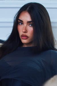 Madison Beer in Life Support in Concert