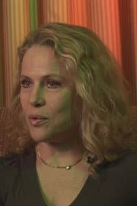 Zora Kerova in Křehké vztahy
