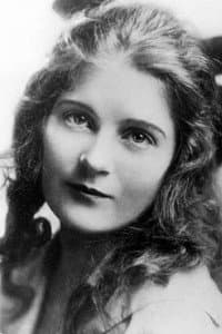 Mae Marsh in A Beast at Bay