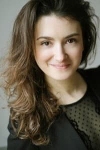 Stéphanie Caillol in Au sol