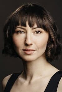 Sarah Kolasky in Liar