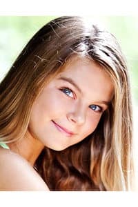 Samantha MacGillivray in A Summer to Remember