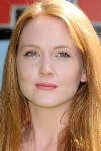 Olivia Hallinan in Die Knickerbocker-Bande: Das sprechende Grab