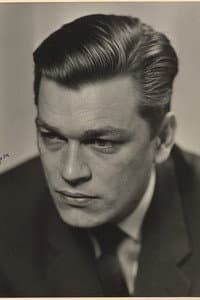 Carl-Axel Heiknert in Bomsalva