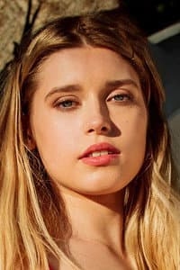 Freya Mayer in Club VXN 11