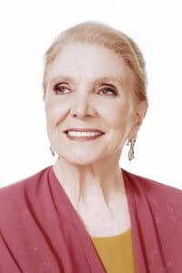 María Dolores Pradera in Cena de matrimonios