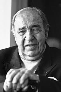 Julio Alejandro in El náufrago de la Calle Providencia