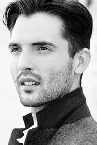 Joshua Desroches in Alien Battlefield