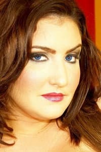 Kandi Kobain in The Bigger The Better 2