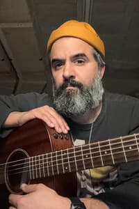 Julián Saldarriaga in Love of Lesbian: El gran truco final