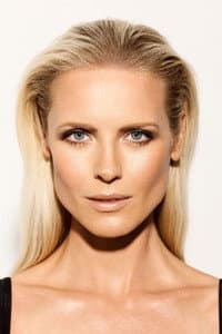 Synnøve Macody Lund in Headhunters