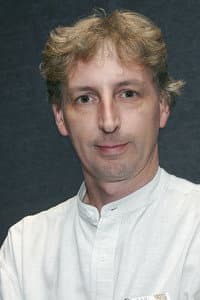 Ádám Schnell in Teljes napfogyatkozás
