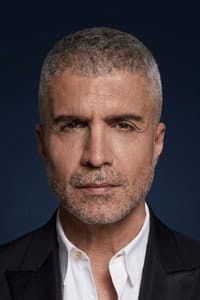 Özcan Deniz in Yer Çekimli Aşklar: Ona Sevdiğimi Söyle