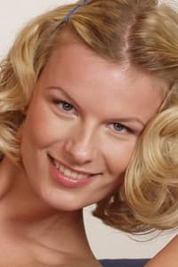 Jaimi Lenkova in Hot Property