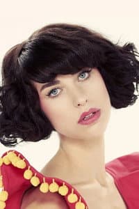 Kimbra in Daffodils