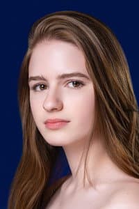 Alexandra Avezova in Eve