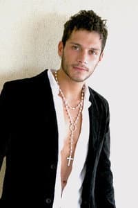 Juan Diego Sánchez in Sin senos no hay paraíso