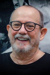 Silvio Rodríguez in Quiero volverme tiempo: Victor Heredia y Latinoamérica