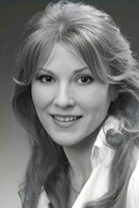 Yelena Romanova in Отпуск за свой счет
