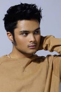 Julian Estrada in Relaks, It's Just Pag-ibig