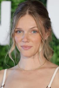 Tracy Spiridakos in The Secret Lives of Second Wives