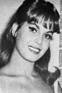 Rosa María Vázquez in Fiebre de juventud