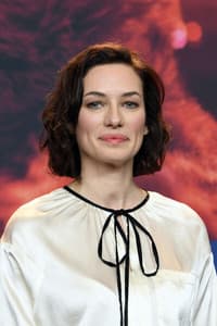 Anna Marie Cseh in Genezis