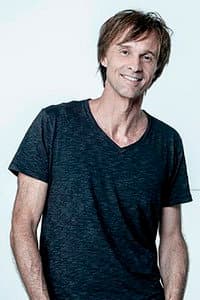Marcelo Bonfá in Legião Urbana: Concerto Sinfônico (Rock in Rio)