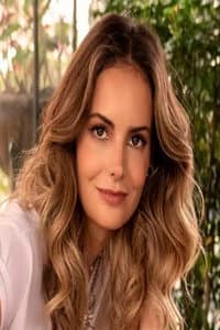 María José Martínez in Sin Amparo
