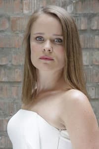 Eszter Csépai in Peter Bartok Jr.