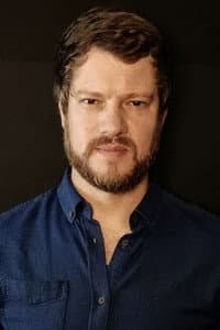 Tiago Luz in Vidros Fechados