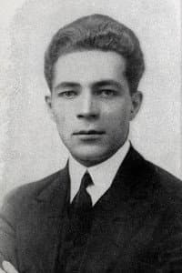 Arthur Housman in Queen of the Night Clubs