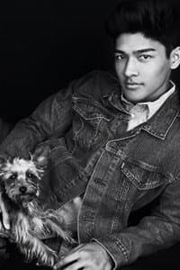 Kai Moya in Blinkers