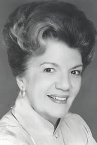 Carmen Zapata in Vultures
