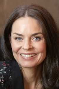 Agnes Kittelsen in Staying Alive