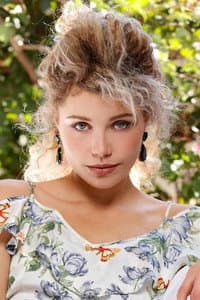 Ellie Patrikios in Guillotine