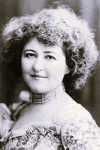 Louise Beaudet in Cutey Plays Detective