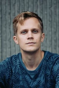 Janne Puustinen in Punainen peto