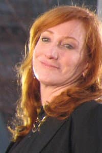Patti Scialfa in Bruce Springsteen with the Sessions Band: Live in Dublin
