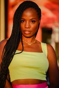 Sydnee Washington in Don't Be Weird