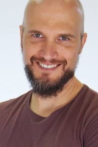 Andres Weiss in Mujer Que Vive en el Fin de Los Tiempos