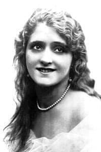 Mary Massart in Le Chevalier de Maison-Rouge
