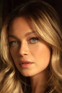 Lindsey Dresbach in Christmas at the Inn