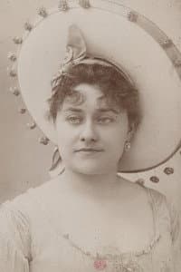 Marie Montbazon in Miarka, la fille à l'ourse