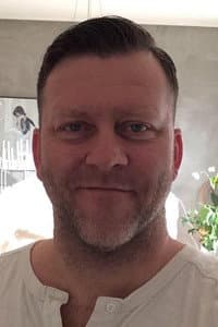 Jone Hope Larsen in Skyggenes dal